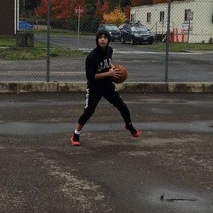 Meet your Posher, Adrian